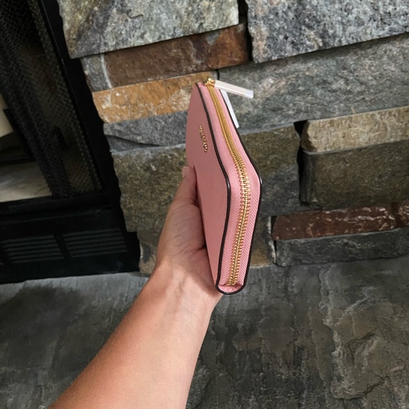 NWT Michael Kors Large Leather Quarter Zip Wallet - Picture 6 of 10